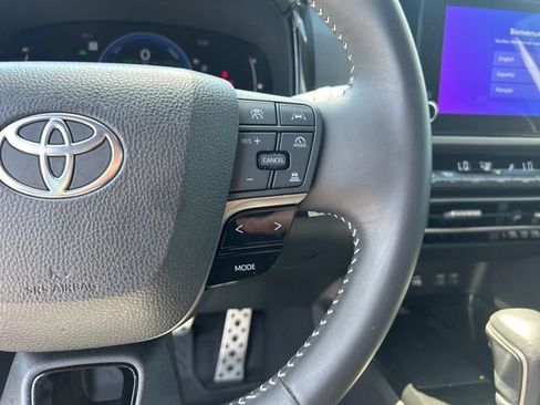 Used 2025 Toyota Camry SE w/ Convenience Package FWD image 21