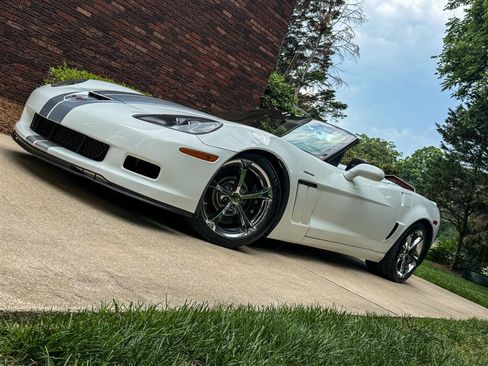 Used 2013 Chevrolet Corvette Grand Sport w/ 4LT Preferred Equipment Group RWD image 10