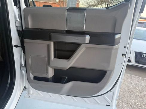 Used 2015 Ford F150 XLT w/ Equipment Group 302A Luxury image 16