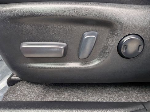 Used 2017 Toyota RAV4 Platinum AWD/4WD image 17