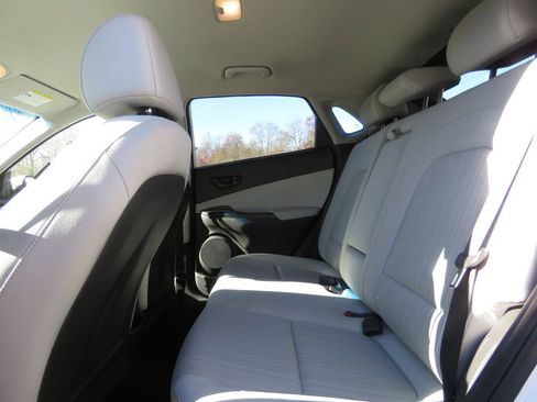 Used 2023 Hyundai Kona SEL FWD image 19