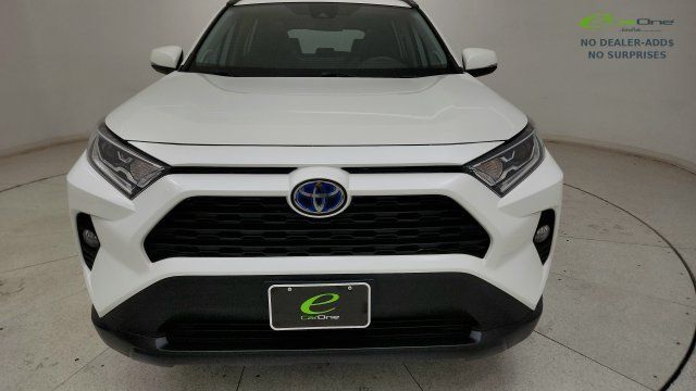 Used 2021 Toyota RAV4 XLE Premium AWD/4WD image 23