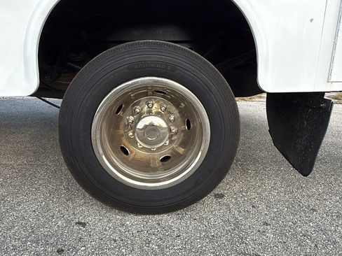 Used 2017 Ford F450 XL w/ Power Equipment Group image 20