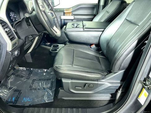 Used 2019 Ford F150 Lariat image 5