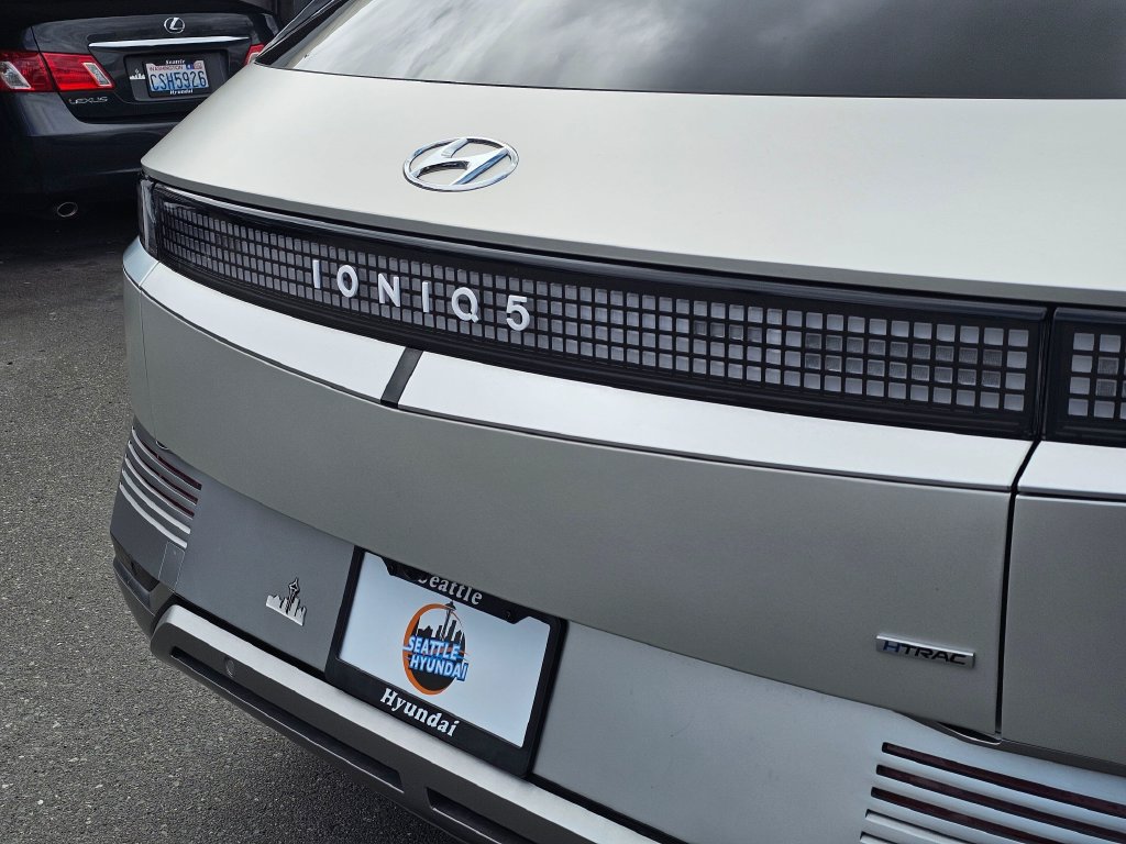 Used 2024 Hyundai Ioniq 5 Limited AWD/4WD image 13