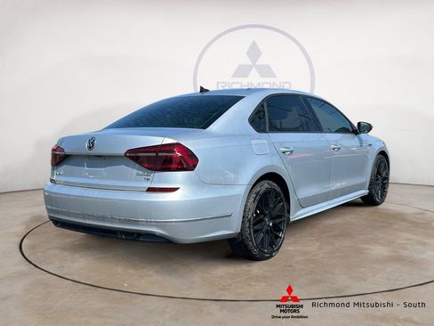 Used 2018 Volkswagen Passat 2.0T R-Line FWD image 3