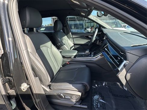 Used 2025 Audi Q7 3.0T Prestige w/ Prestige Package image 27