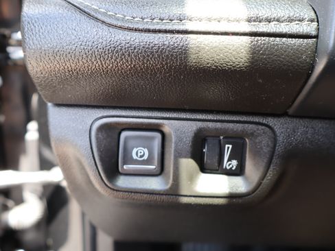 Used 2023 GMC Acadia SLE w/ Driver Convenience Package FWD image 27