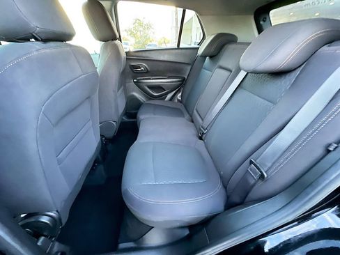 Used 2022 Chevrolet Trax LS w/ Tint and Cruise Package AWD/4WD image 22