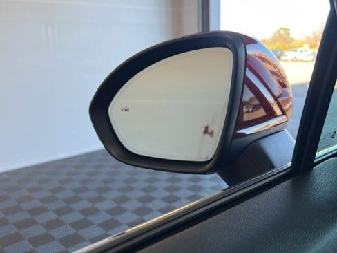 Used 2024 Buick Envision Preferred image 38