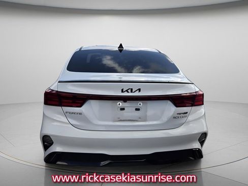 Used 2022 Kia Forte GT-Line w/ GT-Line Premium Package FWD image 6