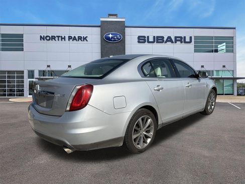 Used 2009 Lincoln MKS FWD image 3