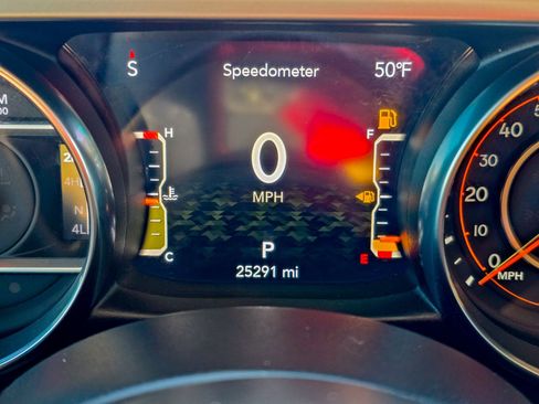 Used 2023 Jeep Gladiator Willys image 25