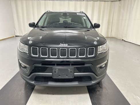 Used 2019 Jeep Compass Latitude w/ Cold Weather Group image 3
