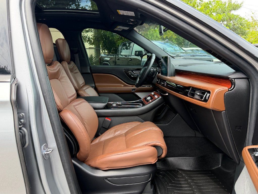 Used 2023 Lincoln Aviator Reserve w/ Equipment Group 201A RWD image 18