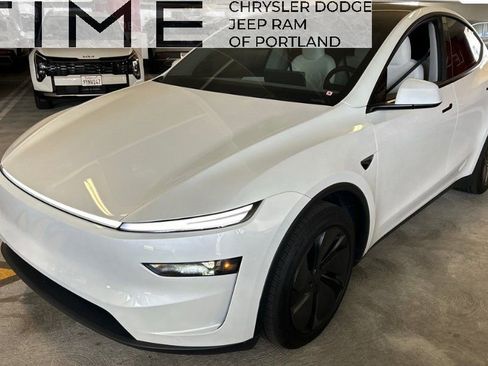 Used 2026 Tesla Model Y Long Range AWD/4WD image 1