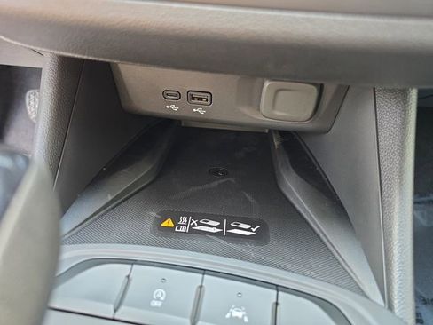 New 2026 Buick Envista Sport Touring FWD image 22