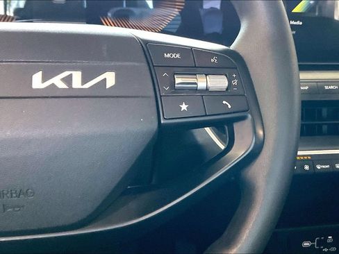 Used 2025 Kia K4 FWD image 9