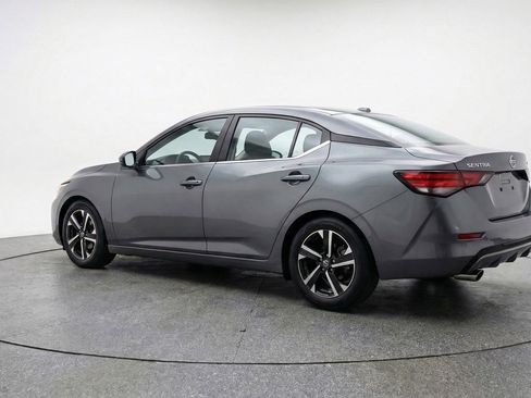 Used 2025 Nissan Sentra SV image 6