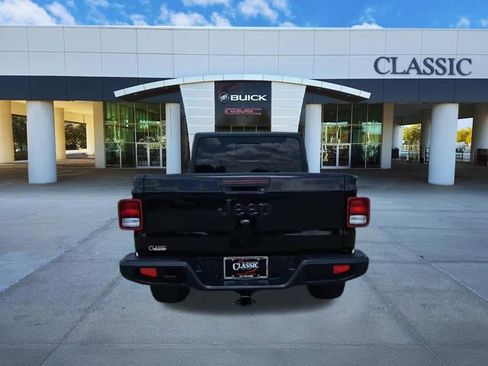 Used 2022 Jeep Gladiator Sport AWD/4WD image 5