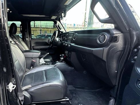 Used 2021 Jeep Wrangler Unlimited Sahara w/ Safety Group AWD/4WD image 19