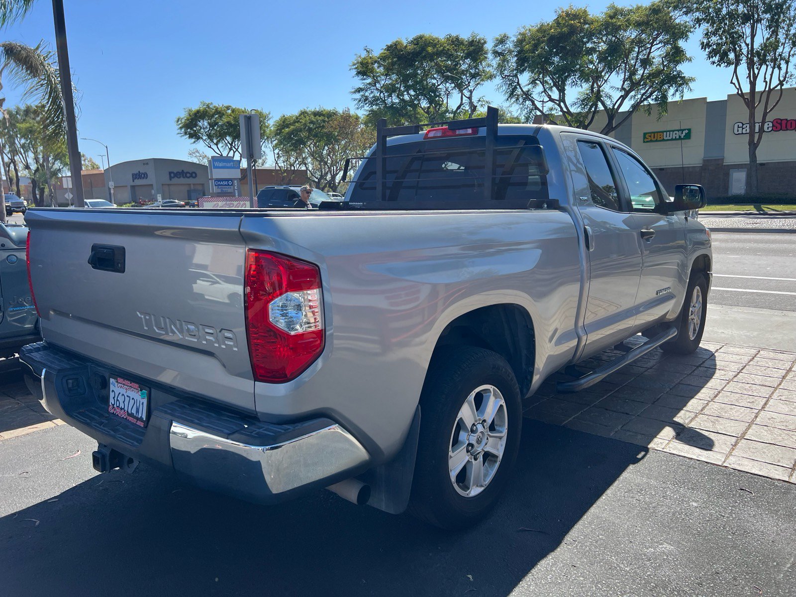 Used 2015 Toyota Tundra SR5 w/ SR5 Upgrade Package RWD image 7