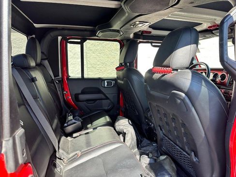 Used 2021 Jeep Gladiator Rubicon AWD/4WD image 14