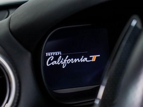 Used 2016 Ferrari California T image 36