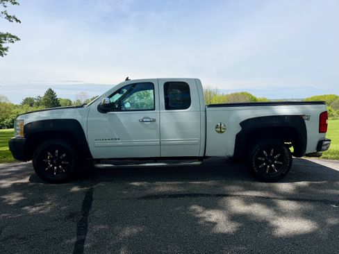 Used 2012 Chevrolet Silverado 1500 LT w/ All-Star Edition AWD/4WD image 2