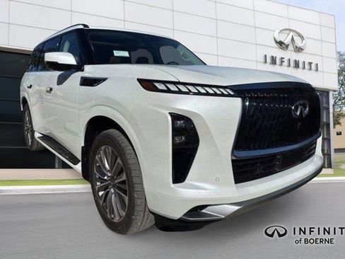 New 2026 INFINITI QX80 Luxe image 3