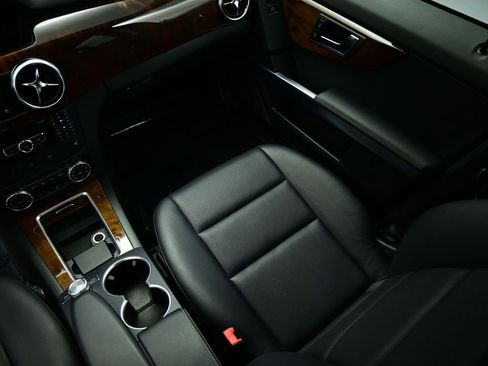 Used 2015 Mercedes-Benz GLK 350 4MATIC image 10