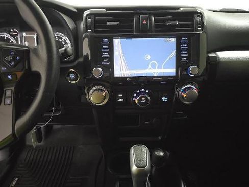Used 2020 Toyota 4Runner TRD Off-Road Premium AWD/4WD image 10