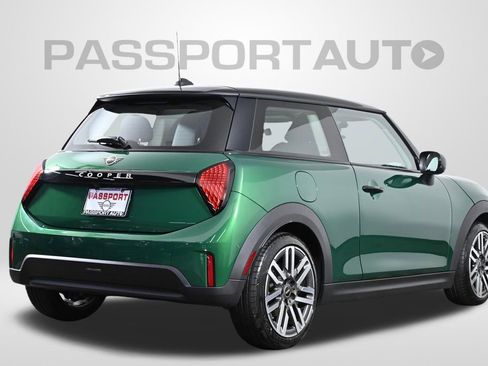 Used 2025 MINI Cooper 2-Door Hardtop image 9