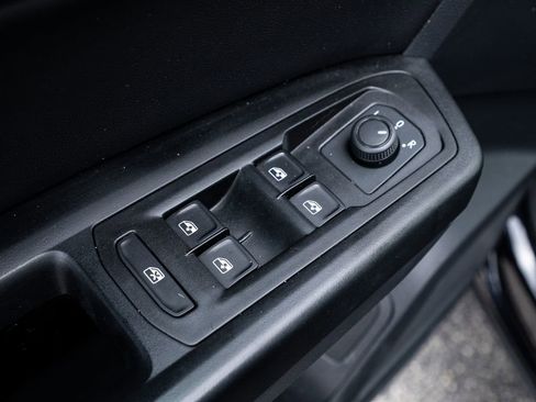 Used 2020 Volkswagen Atlas Cross Sport SE image 25