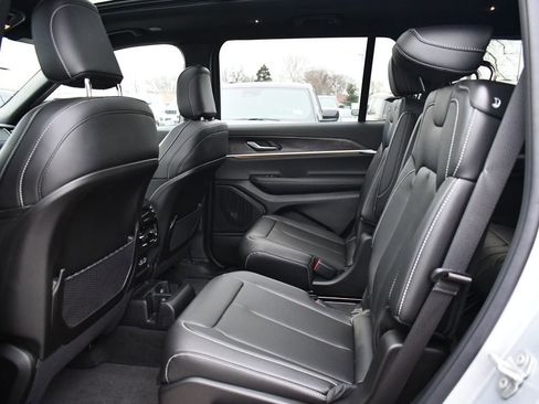 New 2025 Jeep Grand Cherokee L Limited AWD/4WD image 9