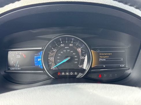Used 2017 Ford Explorer XLT w/ Equipment Group 202A AWD/4WD image 17