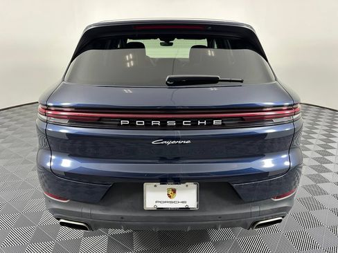 Certified 2024 Porsche Cayenne w/ Premium Package Plus (PFM) AWD/4WD image 13