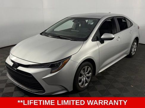 Used 2026 Toyota Corolla LE FWD image 3