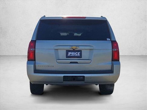 Used 2015 Chevrolet Suburban LT image 6