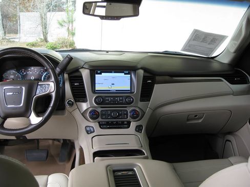 Used 2019 GMC Yukon Denali w/ Denali Ultimate Package image 29