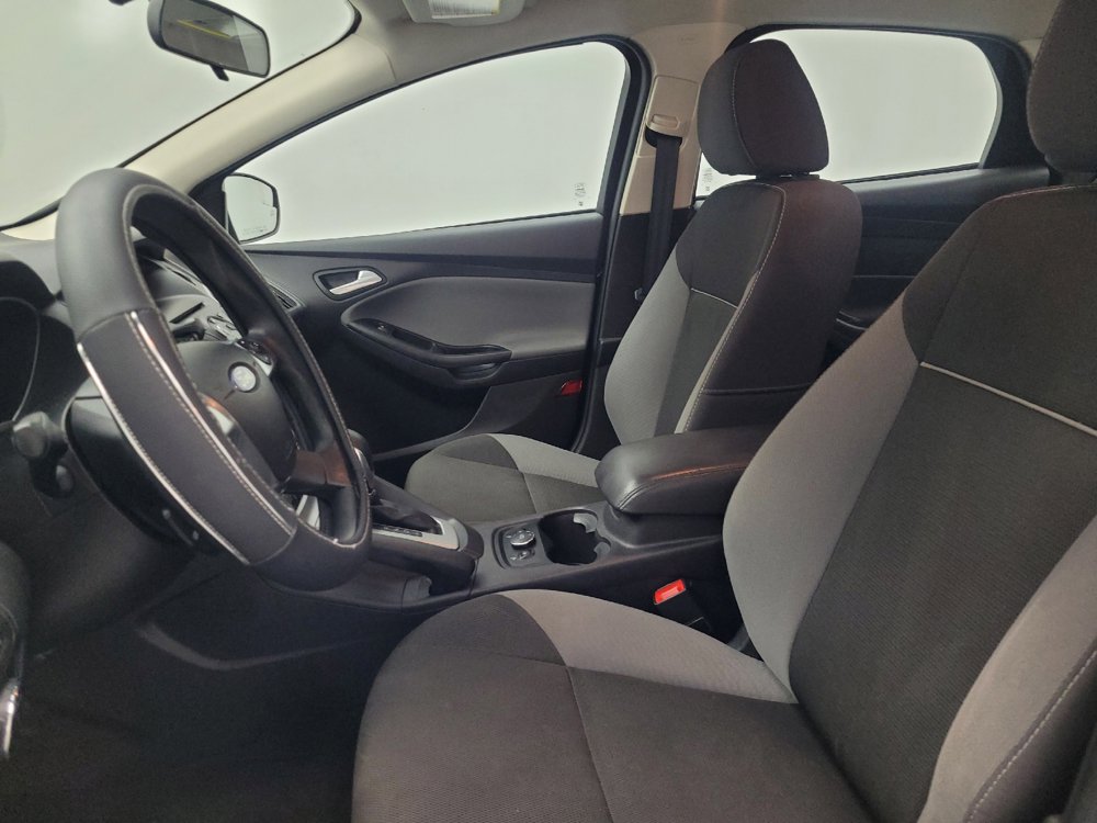 Used 2014 Ford Focus SE w/ SE Winter Package FWD image 17