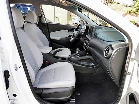 Certified 2023 Hyundai Kona SEL AWD/4WD image 11