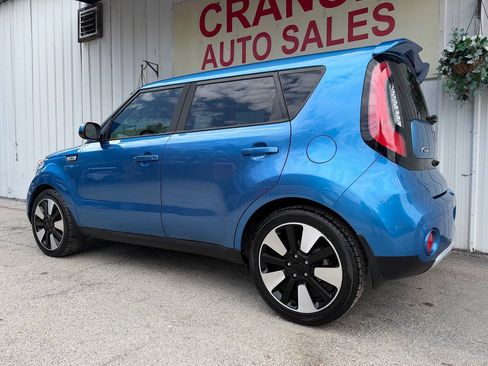 Used 2017 Kia Soul + w/ Designer's Package FWD image 10