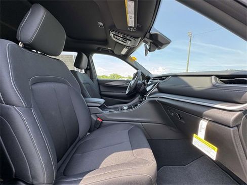 New 2025 Jeep Grand Cherokee L Laredo w/ Luxury Tech Group I image 14