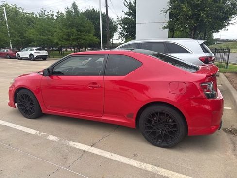 Used 2015 Scion tC FWD image 4