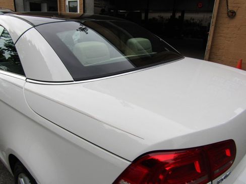 Used 2013 Volkswagen Eos Komfort FWD image 6