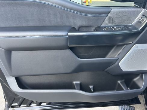 Used 2025 Ford F250 Platinum image 15