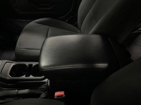 Used 2022 Jeep Gladiator Willys image 18