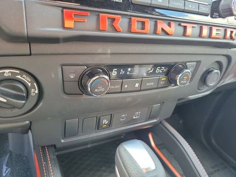 Used 2025 Nissan Frontier PRO-4X image 19
