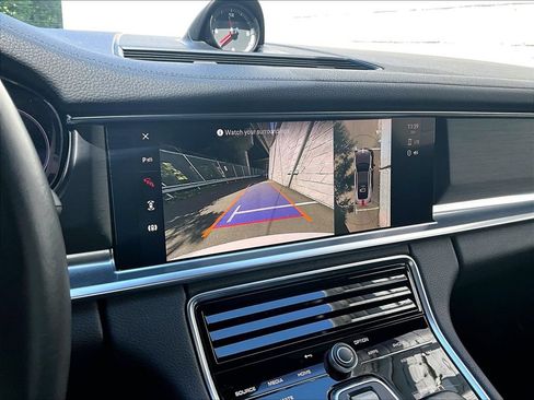 Certified 2023 Porsche Panamera 4 Platinum Edition AWD/4WD image 26